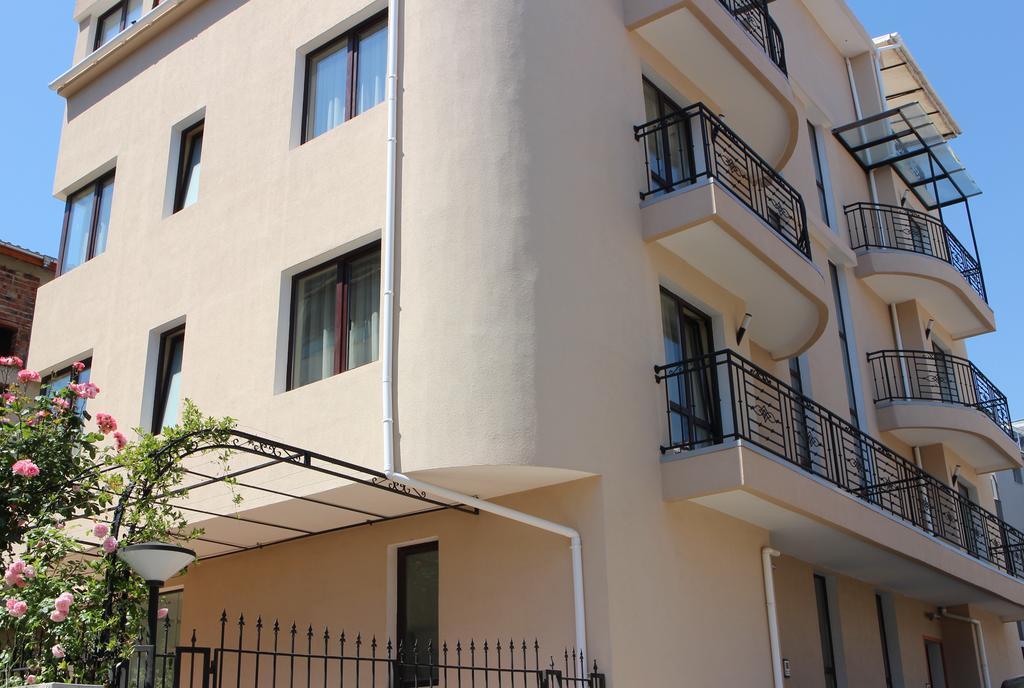 Flowers Apartments Nesebar Ngoại thất bức ảnh