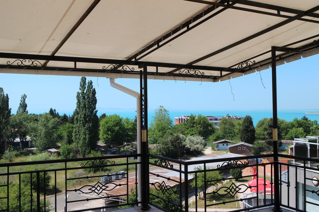 Flowers Apartments Nesebar Ngoại thất bức ảnh